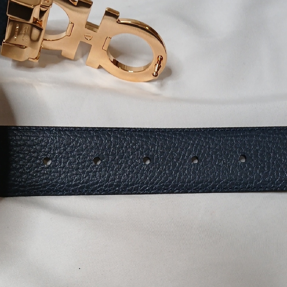 Salvatore Ferragamo Black/Blue Reversible Leather Belt with Gold Gancini Buckle - Picture 4 of 4
